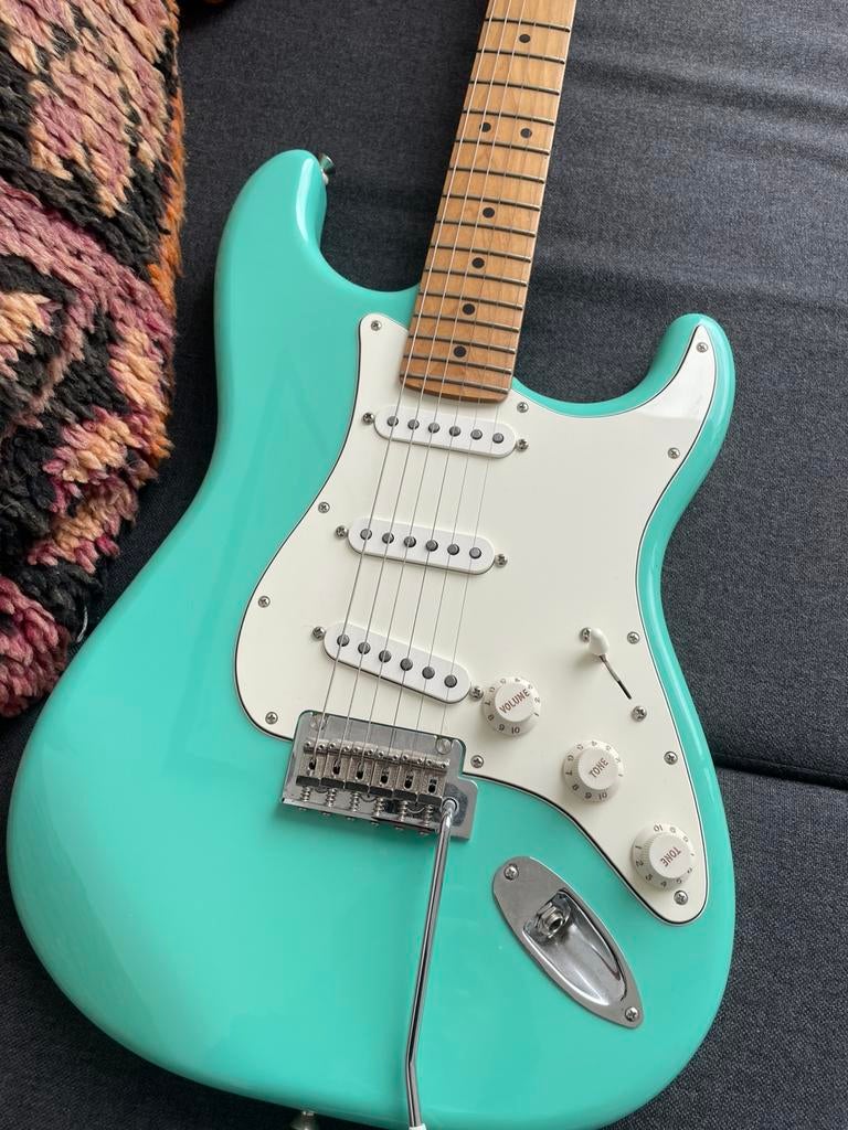 Fender Stratocaster - made in mexico, Musique & Instruments, Instruments à corde | Guitares | Électriques, Enlèvement, Comme neuf