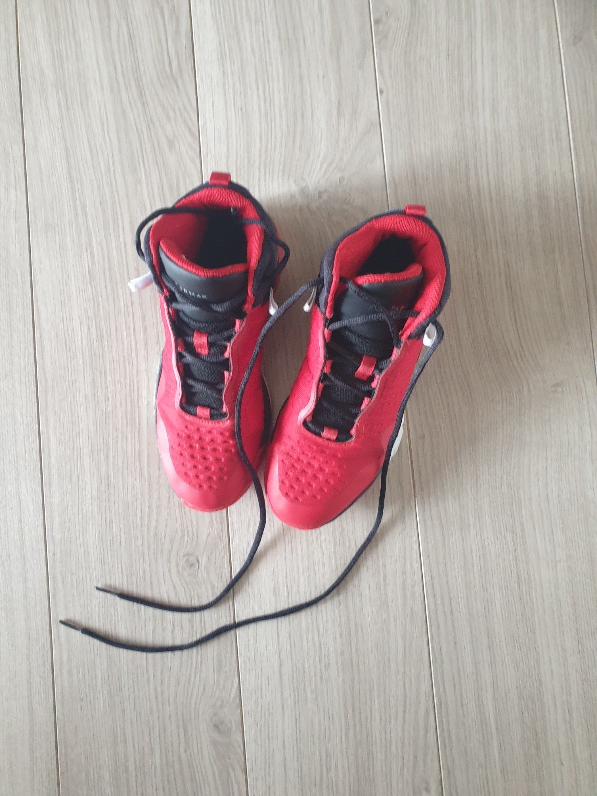 Basket schoenen - Sportschoenen, Sport en Fitness, Basketbal, Ophalen, Zo goed als nieuw, Schoenen