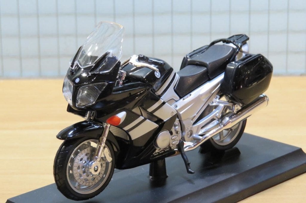 Yamaha FJR1300 1:18 zwart/wit, Hobby en Vrije tijd, Modelauto's | 1:18, Ophalen of Verzenden, Nieuw, Motor, Maisto