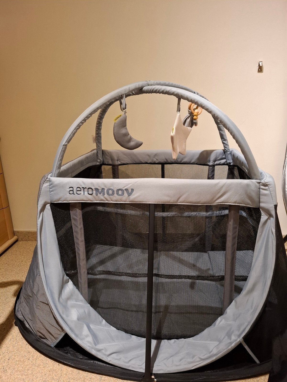 Aeromoov pop-up reisbedje en speelpark, Ophalen, Zo goed als nieuw, Reisbedje