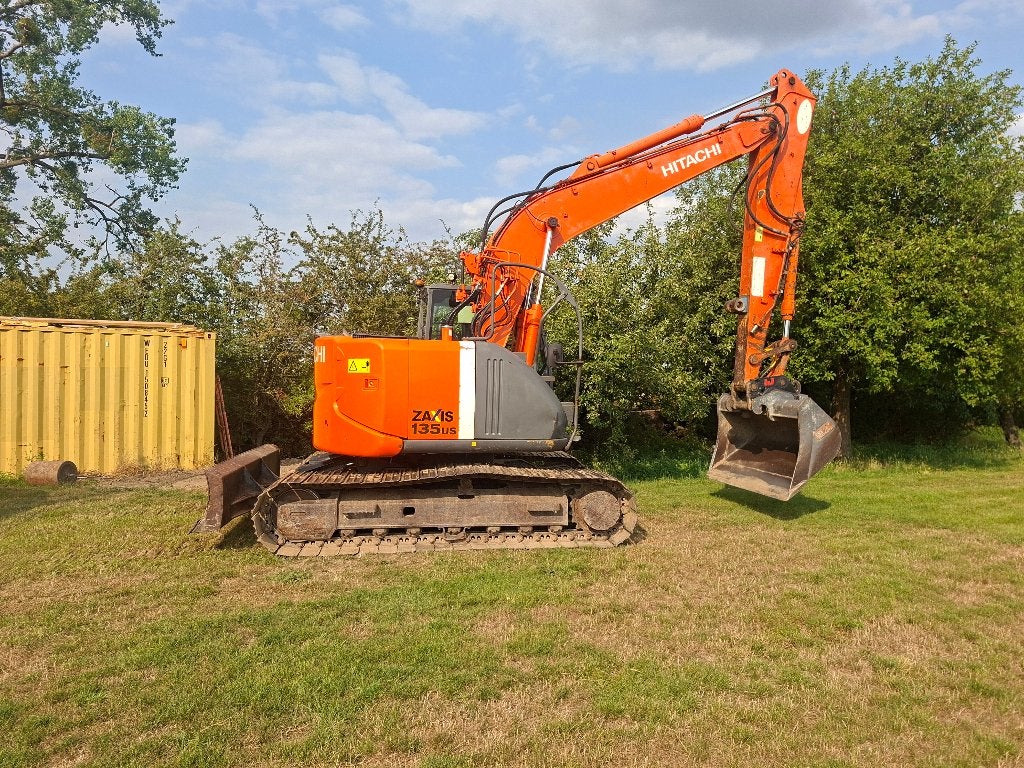 GRUE HITACHI ZX135 US3 - 2010 - 6400 h, Enlèvement, Utilisé