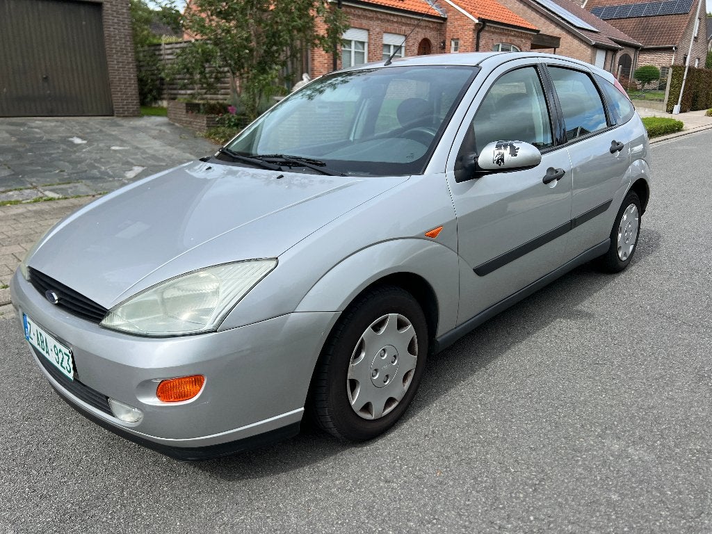 Ford Focus benzine handel/export (LEZEN AUB!!), Auto's, 1596 cc, Stof, Zwart, 4 cilinders