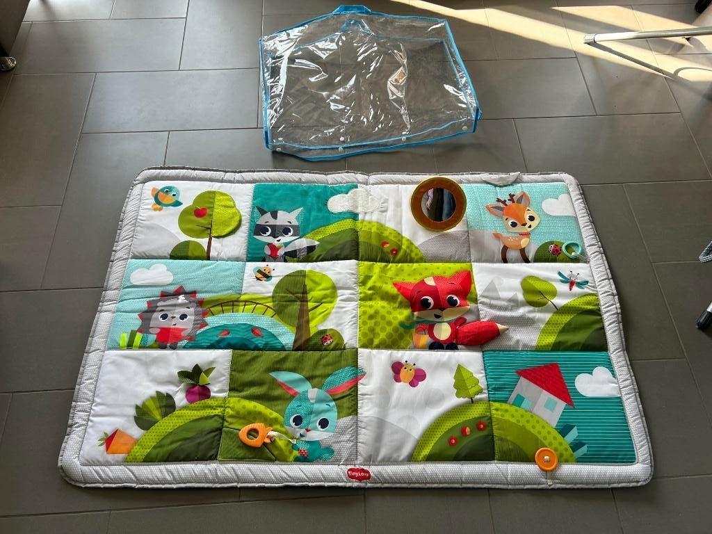 Tapis de jeu bébé Tiny Love, Enfants & Bébés, Enlèvement, Comme neuf