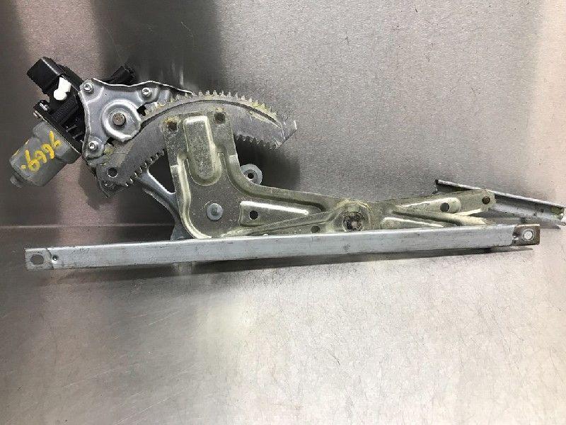 RAAMMECHANIEK LINKS ACHTER Mitsubishi ASX (01-2010/03-2023), Auto-onderdelen, Gebruikt, Mitsubishi