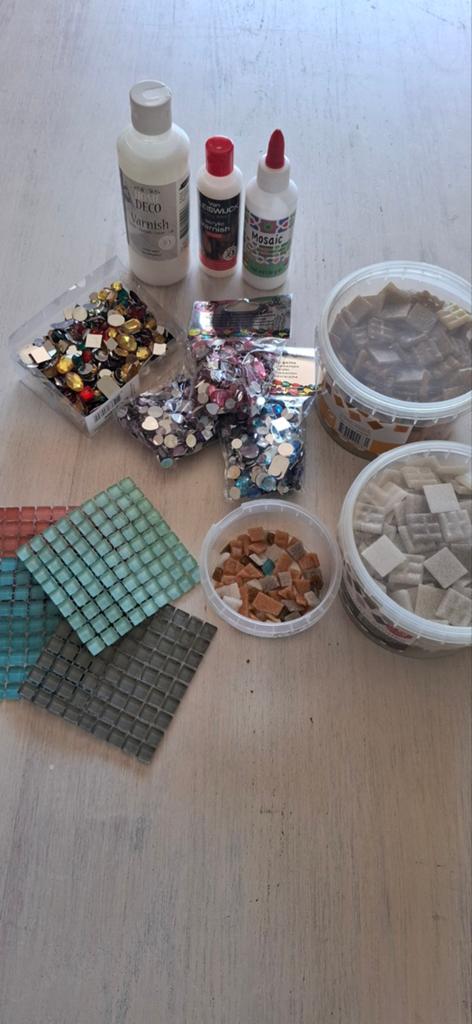 Hobbyset mozaïek, Ophalen