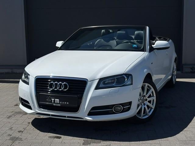 Audi A3 cabrio benzine 96.000km, Auto's, Audi, Voorwielaandrijving, Zwart, Leder en Stof, Wit