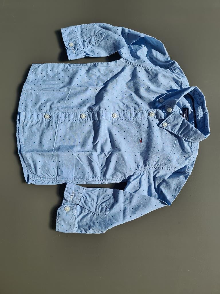 licht blauw hemd met stippen, Tommy Hilfiger, 92, Kinderen en Baby's, Ophalen, Zo goed als nieuw