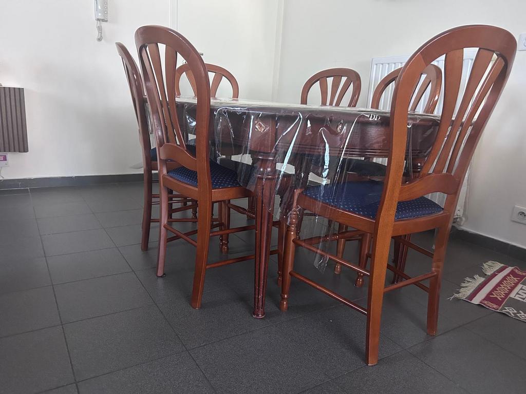 Table a mange, Maison & Meubles, Enlèvement ou Envoi, Comme neuf, 4 à 6 chaises