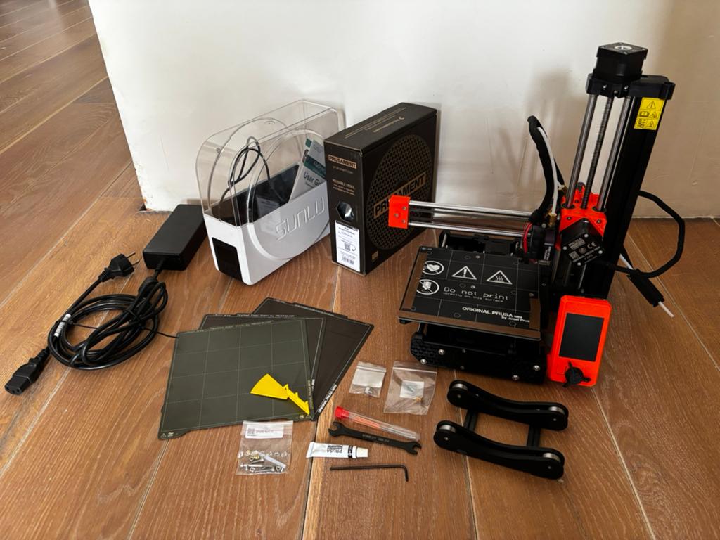 Lot prusa mini+ 3d printer with 1kg PLA and filament dryer, Verzenden, Zo goed als nieuw, Filament