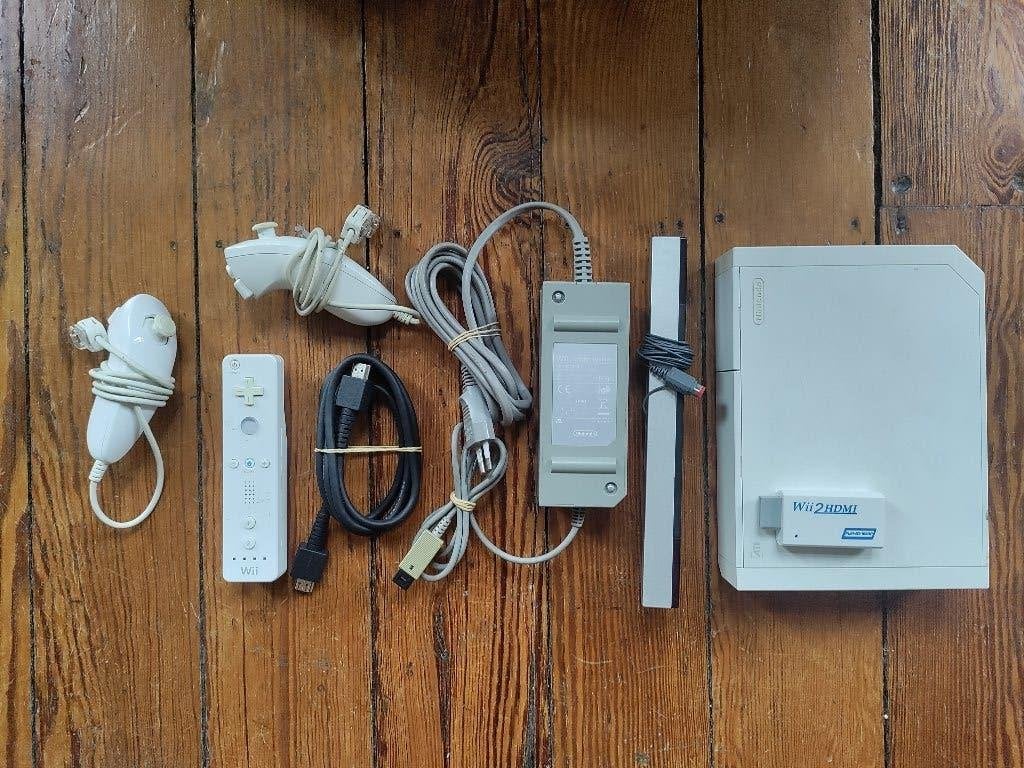 Wii lot, Games en Spelcomputers, Spelcomputers | Nintendo Wii, Ophalen of Verzenden, Gebruikt, Met 3 controllers of meer, Met games