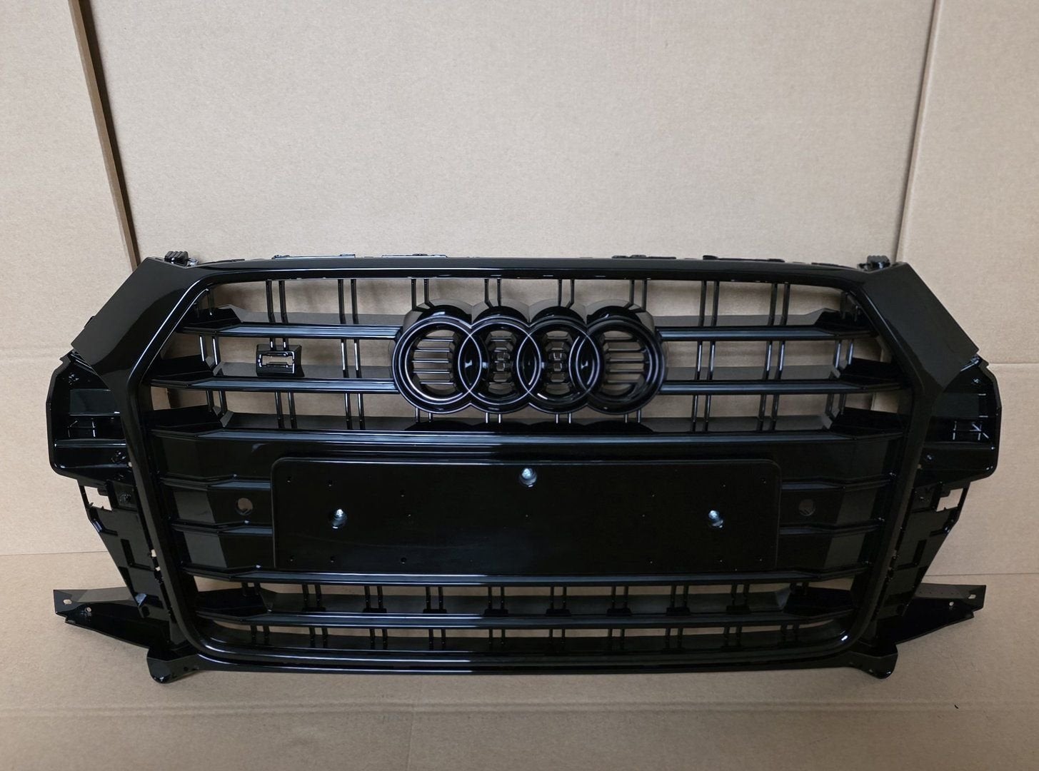 Grill Grille Audi SQ3 S-LINE Q3 8U FACELIFT bj.2014-2018, Autos : Pièces & Accessoires, Autres pièces automobiles, Neuf, Origine de la pièce connue