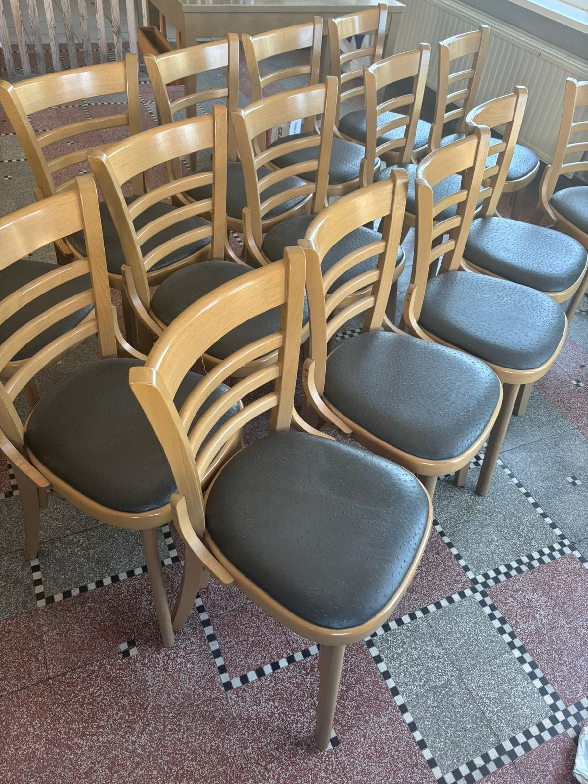 Partij van 15horeca stoelen en 5 barkrukken, Zakelijke goederen, Horeca | Meubilair en Inrichting, Meubilair, Gebruikt, Ophalen