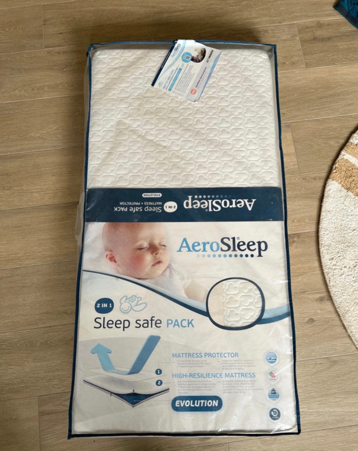 Aerosleep matras + matrasbeschermer, Ophalen, Gebruikt