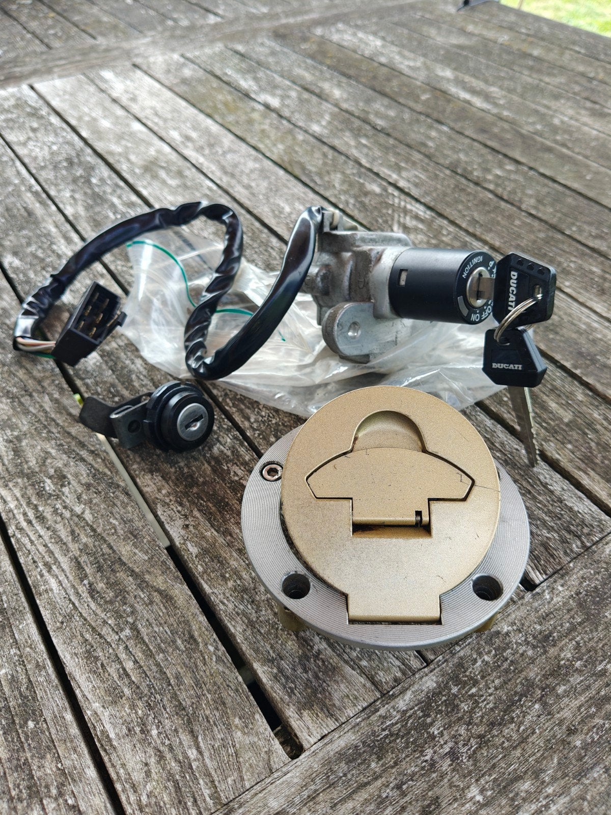 sloten set ducati monster, Motoren, Ophalen of Verzenden