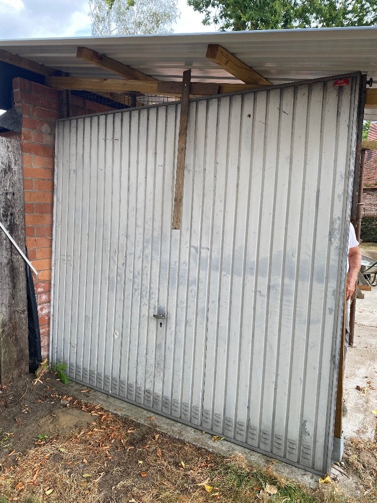 Ijzeren garage poort