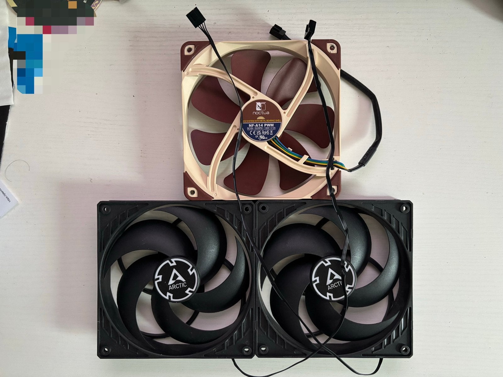 1Noctua nf-A14-25 PWM + 2Arctic P14 PWM Ventilateurs, Informatique & Logiciels, Refroidisseurs d'ordinateur, Enlèvement ou Envoi