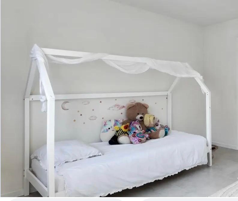 Kinderbed bedhuisje wit hout incl matras, Ophalen, Zo goed als nieuw, Matras