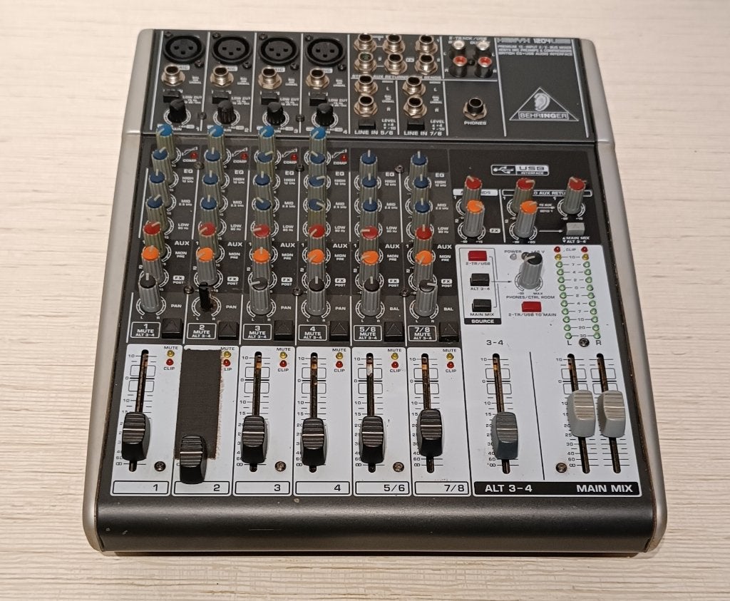 Behringer Xenyx 1204 Usb, Muziek en Instrumenten, Ophalen, Gebruikt, 10 tot 20 kanalen, Microfooningang