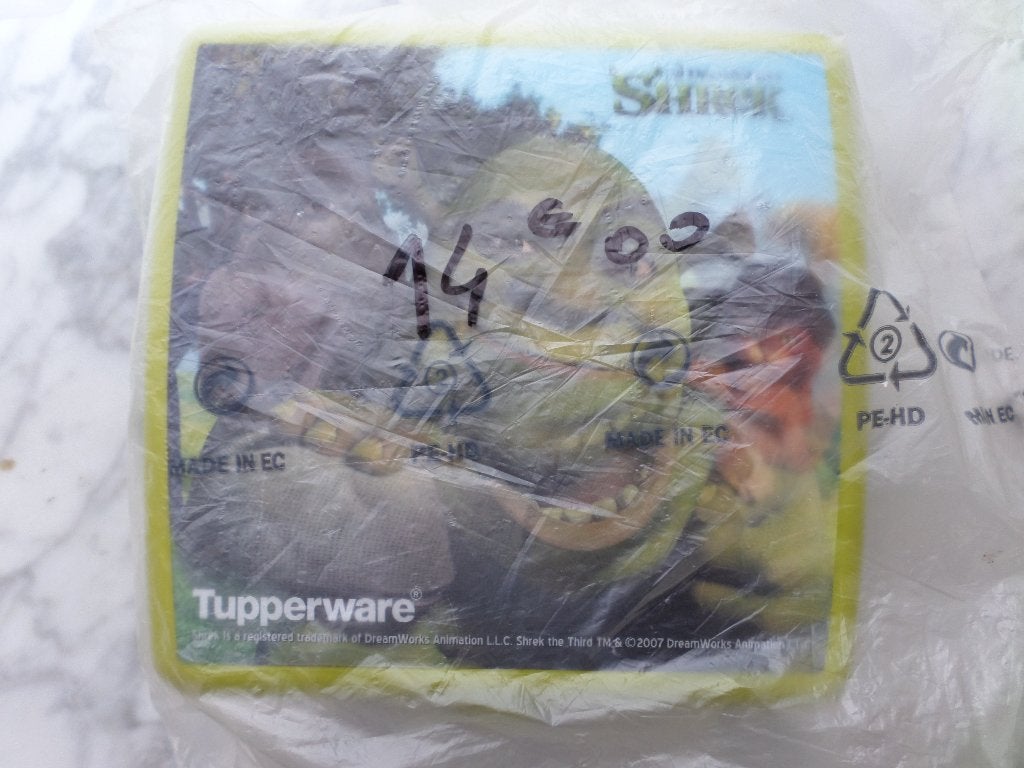 Tupperware Shrek 2007 lunchbox reliëf 2 3D-ontwerpen, Huis en Inrichting, Bewaardoos, Nieuw, Luchtdicht, Ophalen of Verzenden