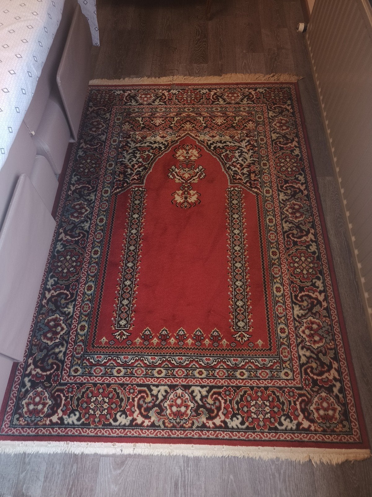 Tapijt - beschadigd - 200x180, Antiek en Kunst, Antiek | Tapijten, Tafelkleden en Textiel, Ophalen