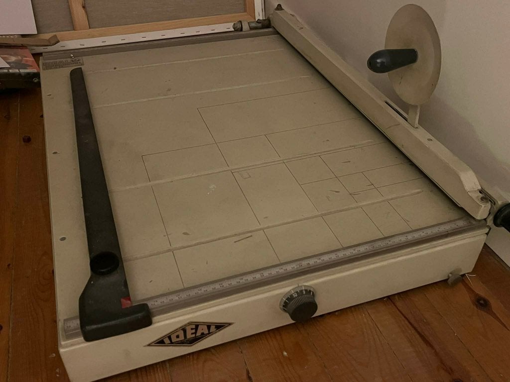 Professionele papier/karton snijmachine, Ophalen, Gebruikt, Metaal