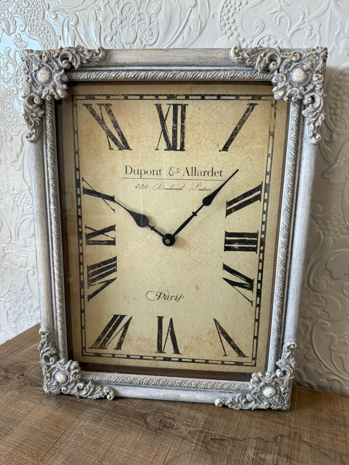 Wandklok brocante, Huis en Inrichting, Woonaccessoires | Klokken, Ophalen, Zo goed als nieuw, Grijs, Wandklok