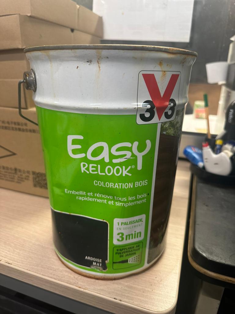EASY RELOOK — COLORATION BOIS “ARDOISE MAT”, Bricolage & Construction, Enlèvement, Comme neuf
