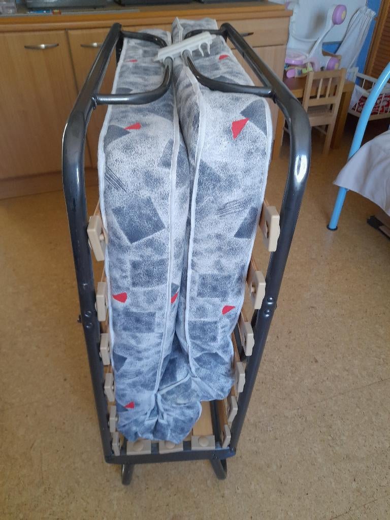 Lit pliant d'appoint 1 personne, Autres couleurs, Une personne, Utilisé, Classique