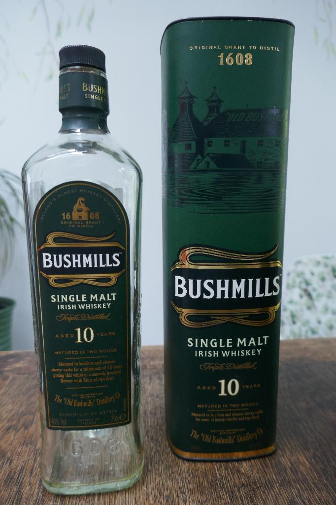 Bushmills whiskyfles met doos, Ophalen of Verzenden, Zo goed als nieuw, Overige typen