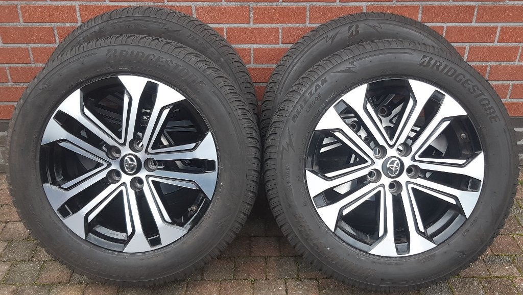 Winterbanden met alu velgen Toyota RAV4, Ophalen, 18 inch, Gebruikt, Velg(en)
