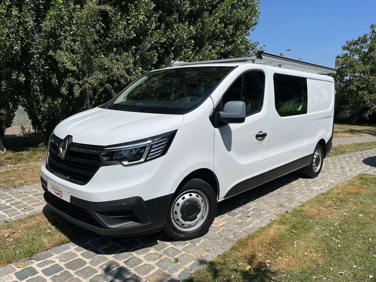 Renault Trafic 2.0 dCi 30 L2H1 Confort (EU6e) Dubbele Cabin, Auto's, Bestelwagens en Lichte vracht, Zwart, Wit, Bedrijf, 97 kW