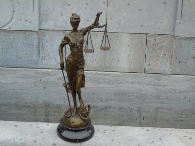 Vrouwe Justitia in brons gesigneerd, MEYER, Ophalen of Verzenden, Brons