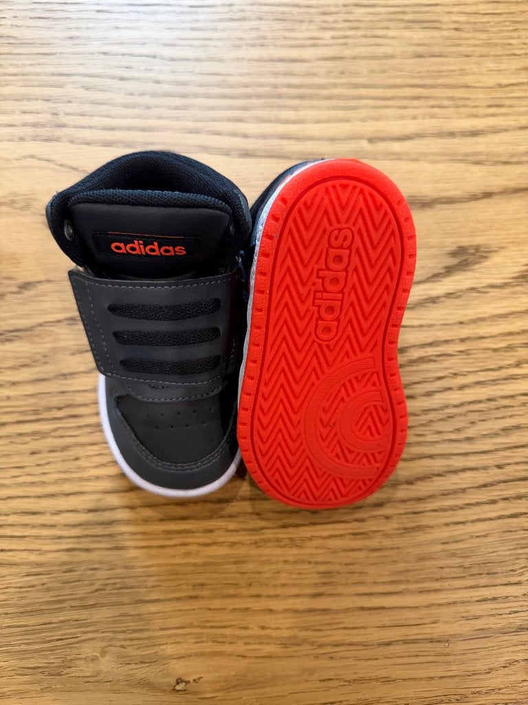 Kinder sneakers maat 21, Kinderen en Baby's, Babykleding | Schoentjes en Sokjes, Ophalen, Adidas, Schoentjes, Nieuw