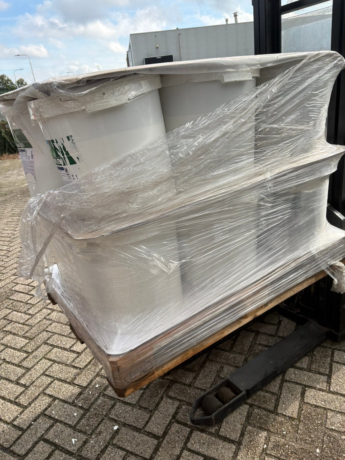 Grote partij 2 pallets (24 emmers) herbol muurverf, Diversen, Ophalen, Nieuw