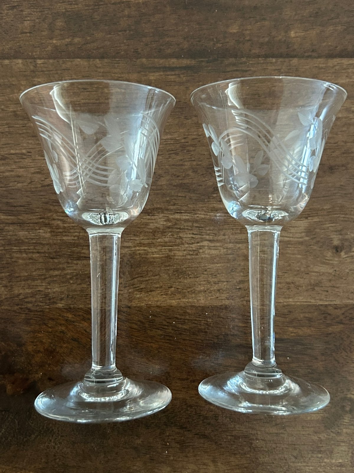 2 verres à liqueur avec gravure, Enlèvement ou Envoi