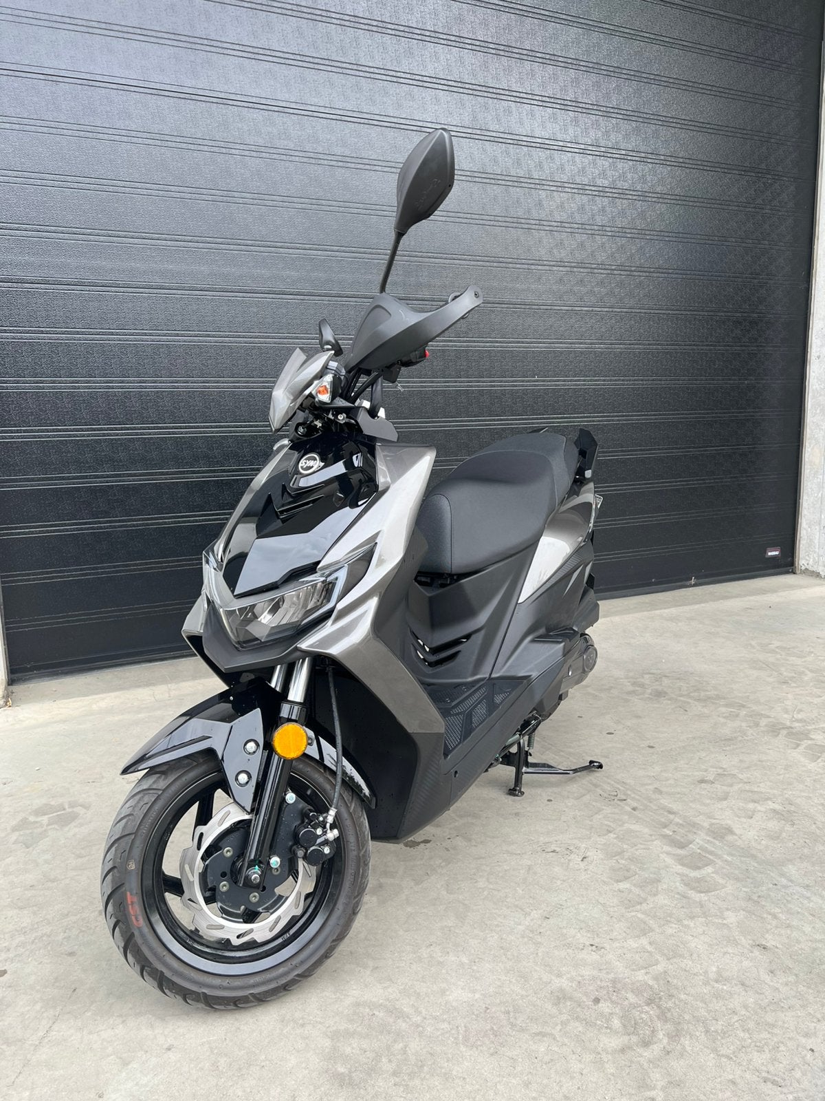 SYM Jet 4 RX 2026 – Slechts 900 km – Zo goed als nieuw!, 1 vitesses, Comme neuf, Classe B (45 km/h), Enlèvement