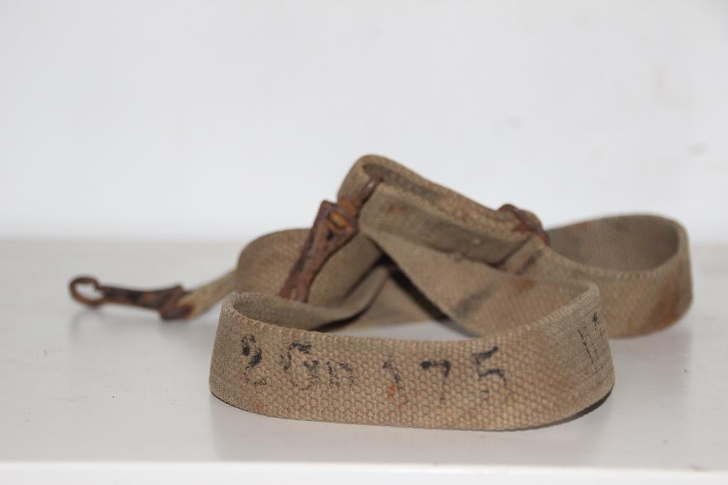 ABBL WW2 bretelle pour sac à pain "2Gn 175 11710", Envoi, Armée de terre, Vêtements ou Chaussures