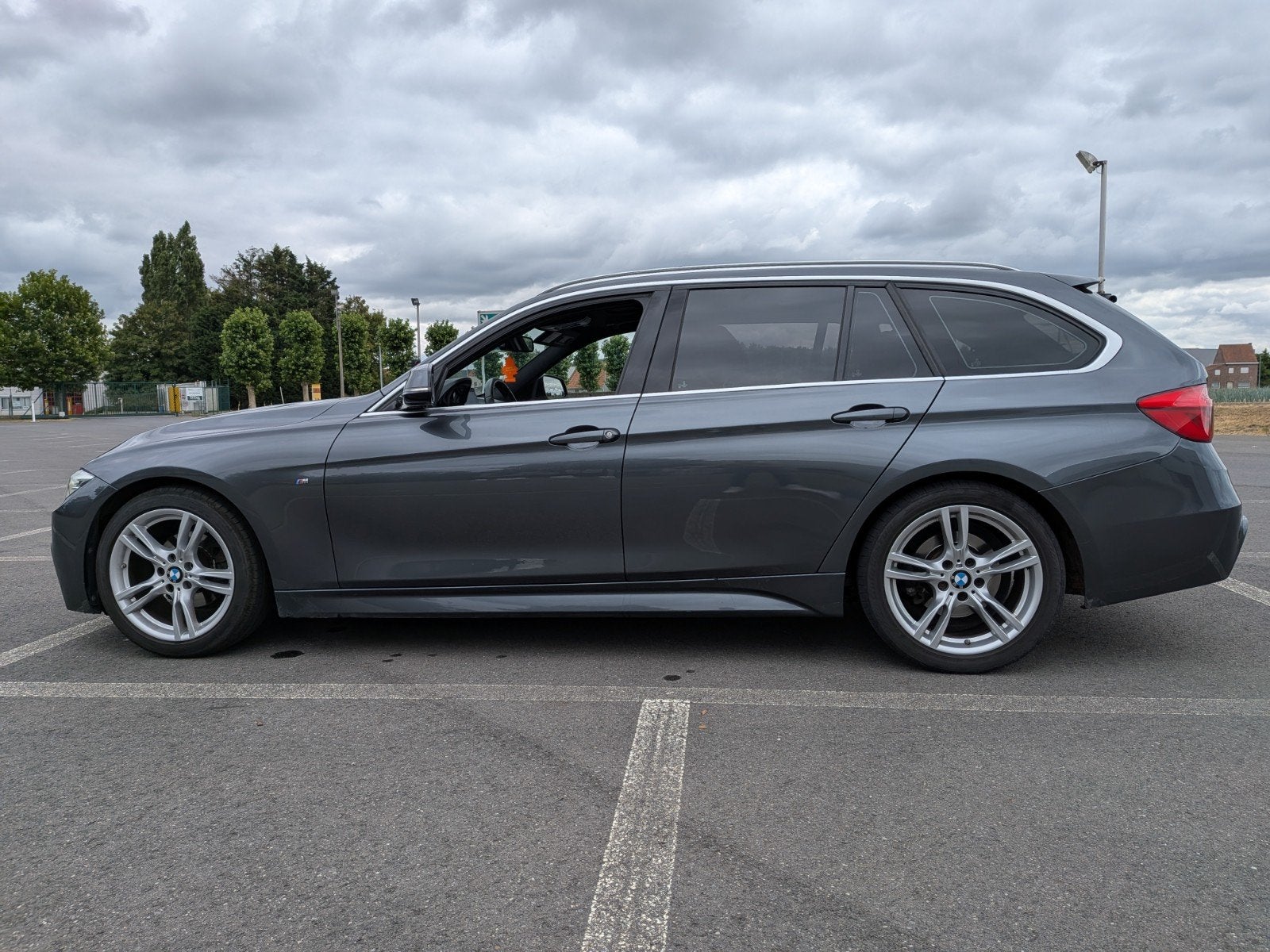 Bmw 3 reeks touring 318d M sport (f31), Auto's, BMW, Particulier, 3 Reeks, Airconditioning, Lichtmetalen velgen, Navigatiesysteem