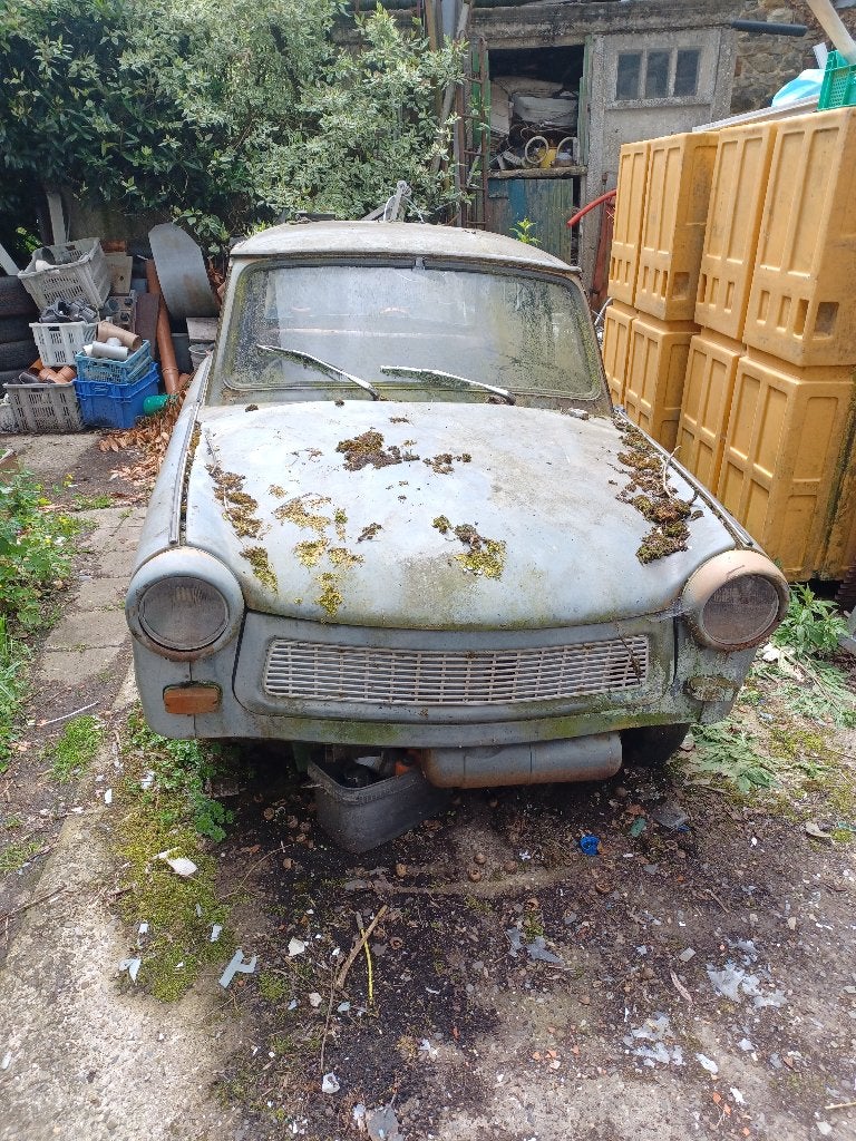 A VENDRE POUR PIECES, Enlèvement