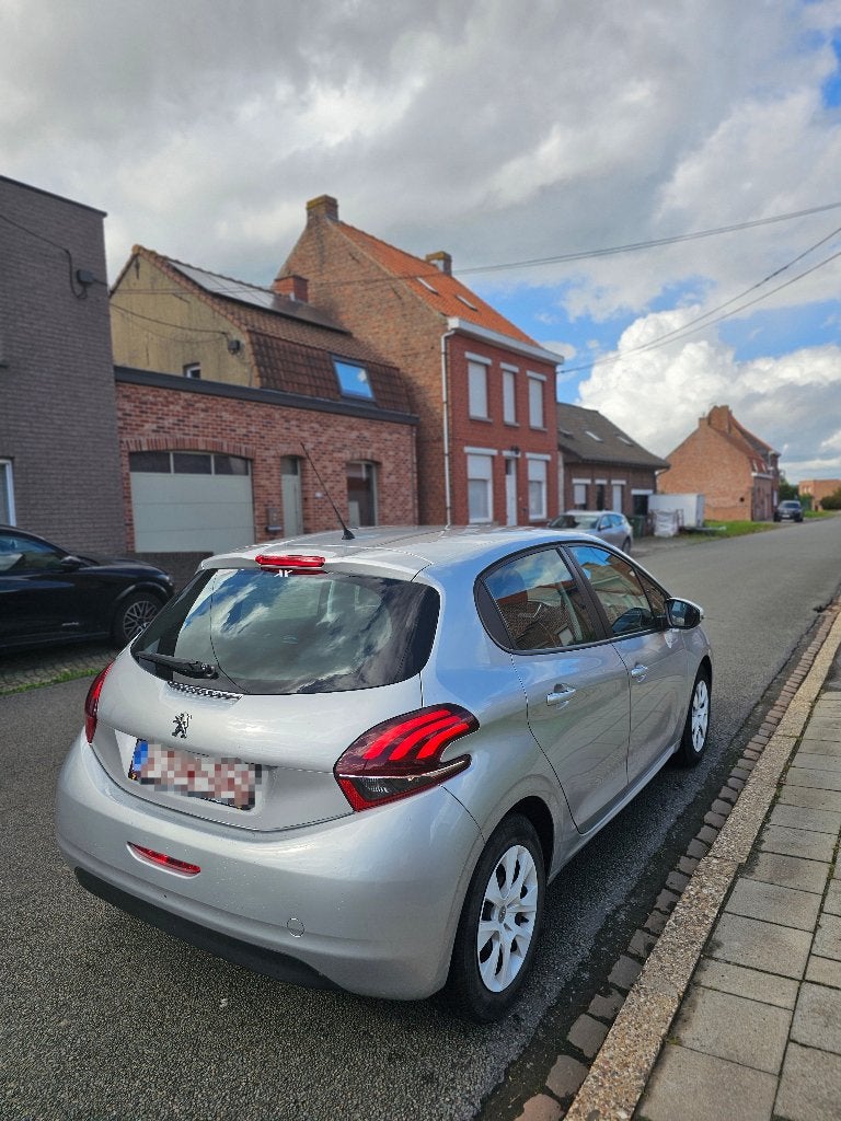 Peugeot 208 Like | cruise control | bluetooth | 2017, Auto's, Voorwielaandrijving, Stof, 1108 kg, 5 deurs