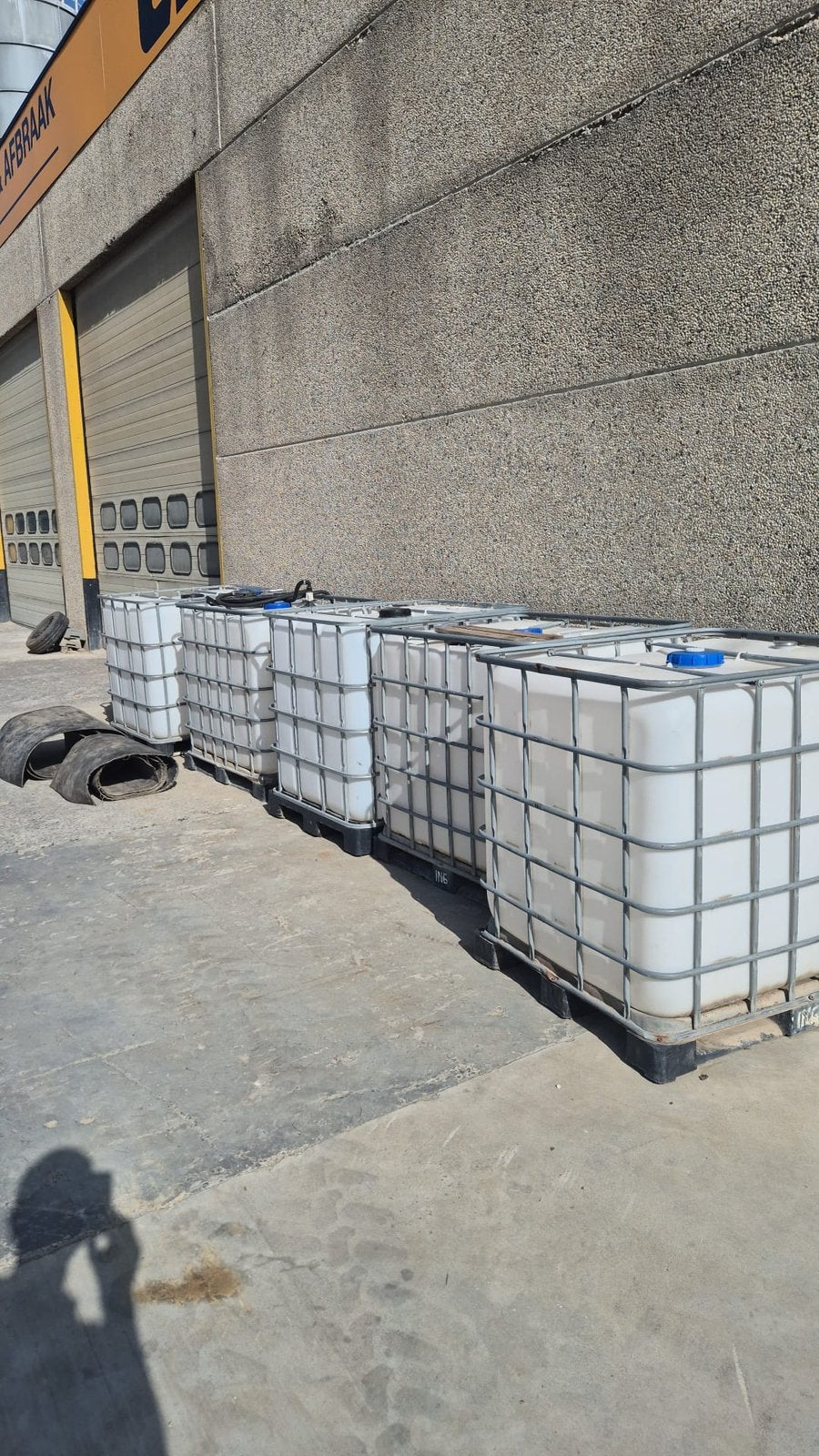 IBC-containers +Adblue pomp, Enlèvement