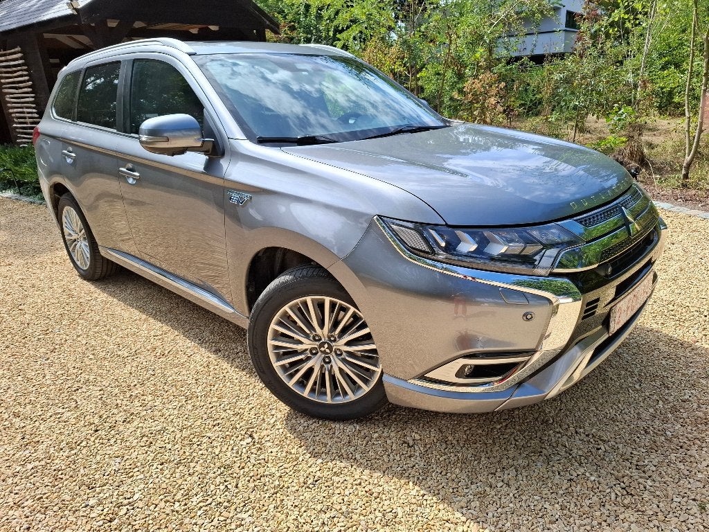Mitsubishi Outlander PHEV - Instyle, Auto's, Automaat, Dealer onderhouden, Outlander, Leder