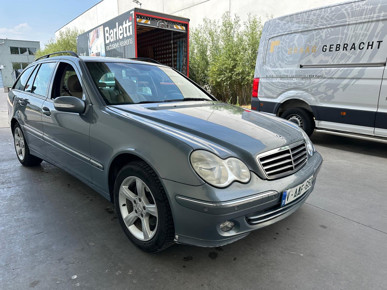 Mercedes c240i essence MOD’2006 automatique roule super!, Auto's, Mercedes-Benz, Automaat, Beige, Blauw, Alcantara