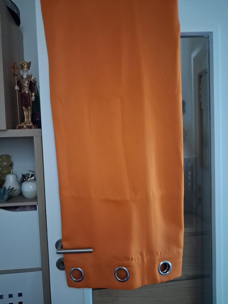 Tentures, Enlèvement