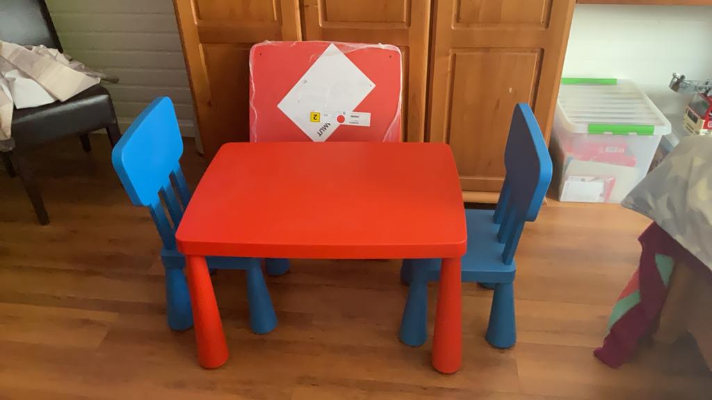 Kindertafel en stoel Mamut, Kinderen en Baby's, Kinderkamer | Tafels en Stoelen, Ophalen, Gebruikt
