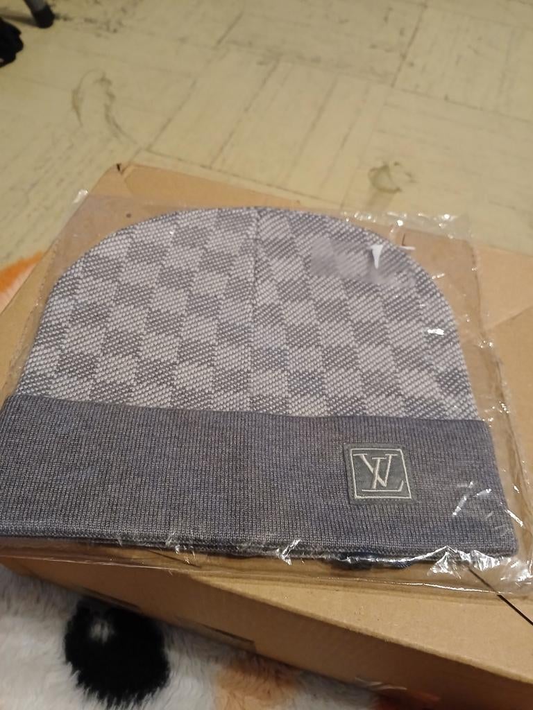 nouveau chapeau Louis Vuiton, Vêtements | Hommes, Bonnets, Écharpes & Gants, Neuf, Louis Vuitton, Bonnet, Enlèvement