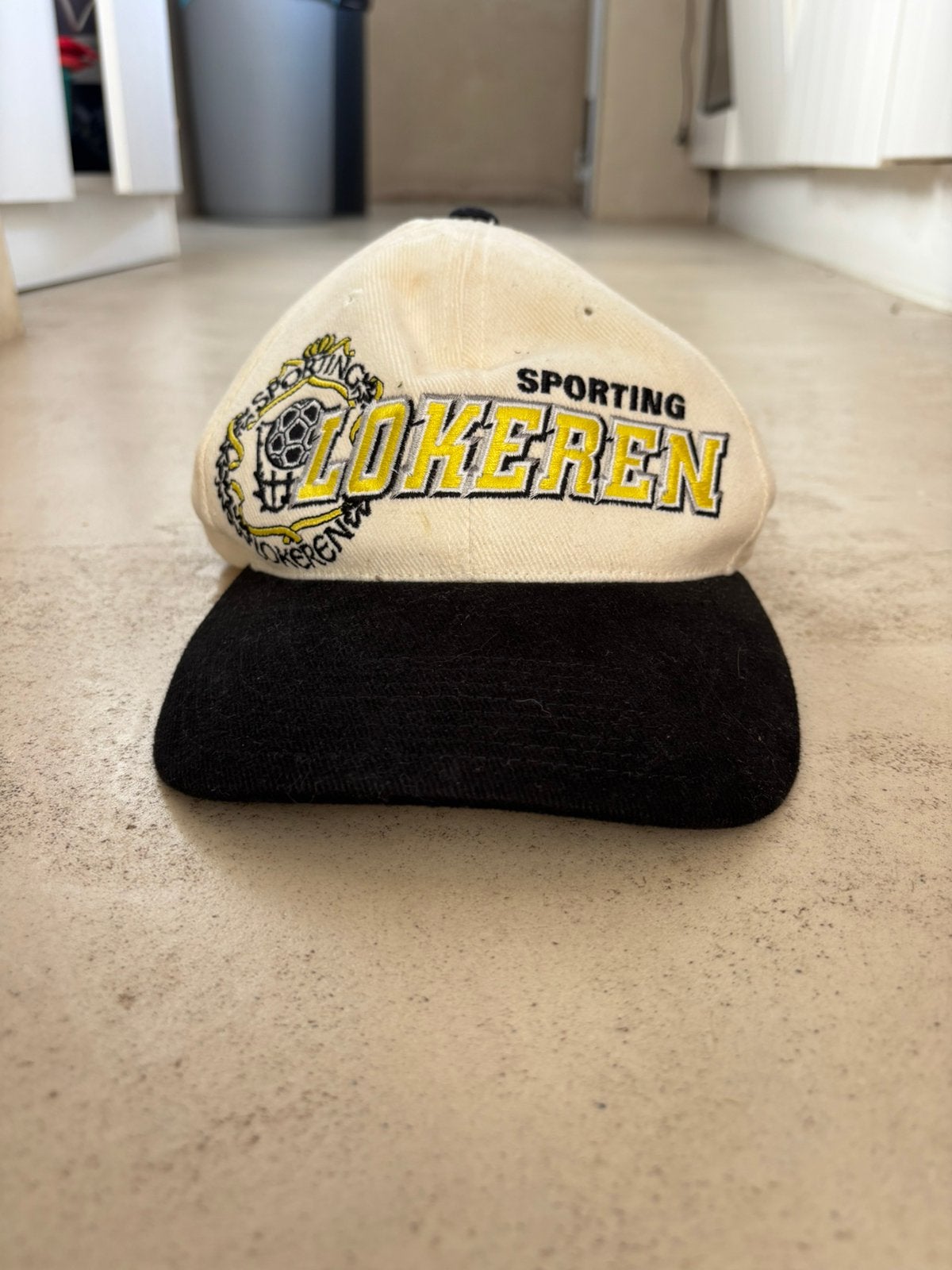 Casquette vintage Sporting Lokeren - Sports Specialties, Vêtements | Hommes, Enlèvement ou Envoi, Comme neuf, Casquette