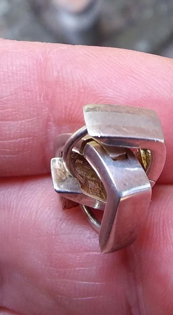 Belles boucles d'oreilles anciennes, Envoi