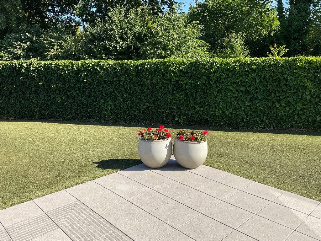 Decoratieve bloembakken (Vibe&Move), Tuin en Terras, Ophalen, Steen, Rond, Zo goed als nieuw