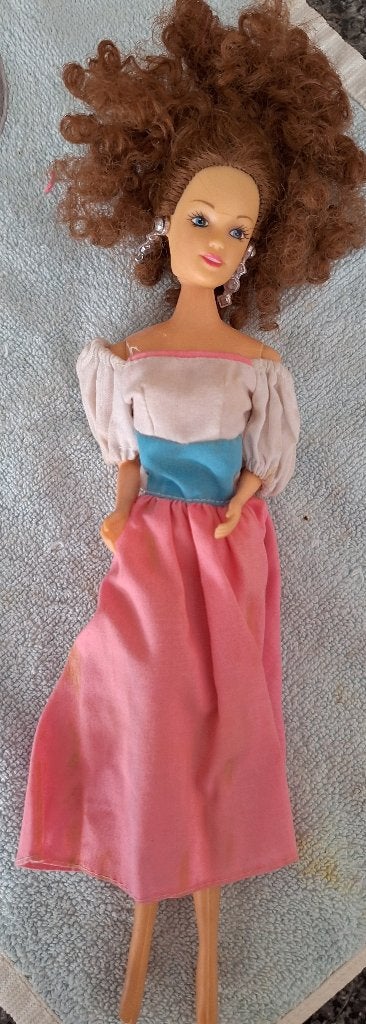 barbie wit topje bruin haar, Ophalen of Verzenden, Zo goed als nieuw, Barbie